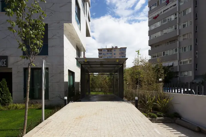 A2 Residence – araç asansörü