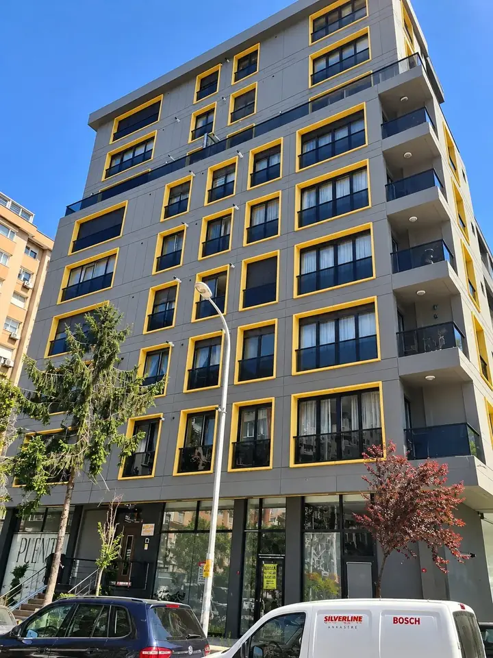 Genç Apartmanı cephesi, Dr. Mithat Süer Sokak, Kadıköy